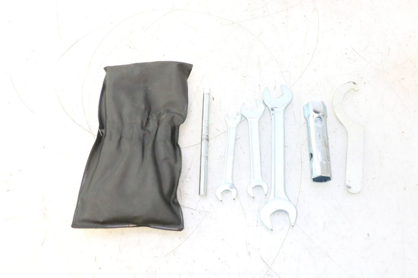 photo de TOOL KIT YAMAHA XMAX X-MAX 125 (2006 - 2009) - Checked used part