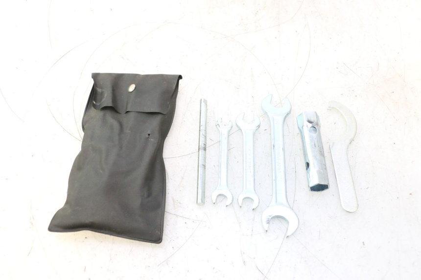 photo de TOOL KIT YAMAHA XMAX X-MAX 125 (2006 - 2009) - Markings and original references