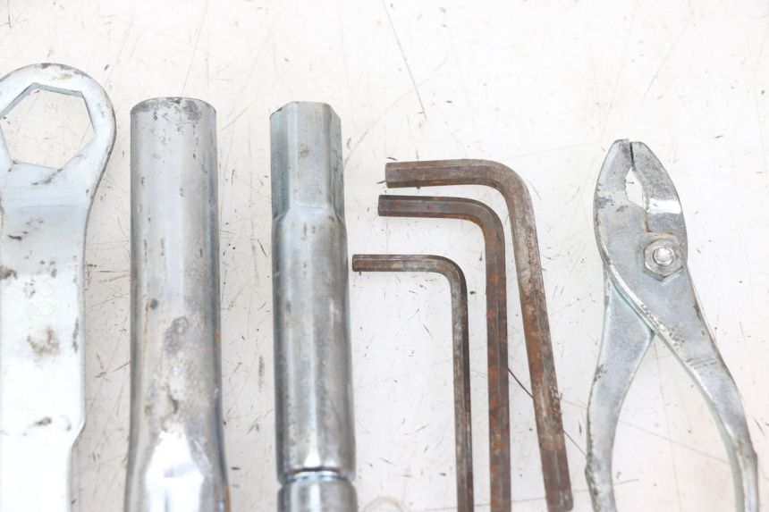 photo de TOOL KIT YAMAHA XJ6 ABS 600 (2008 - 2016) - Technical close-up