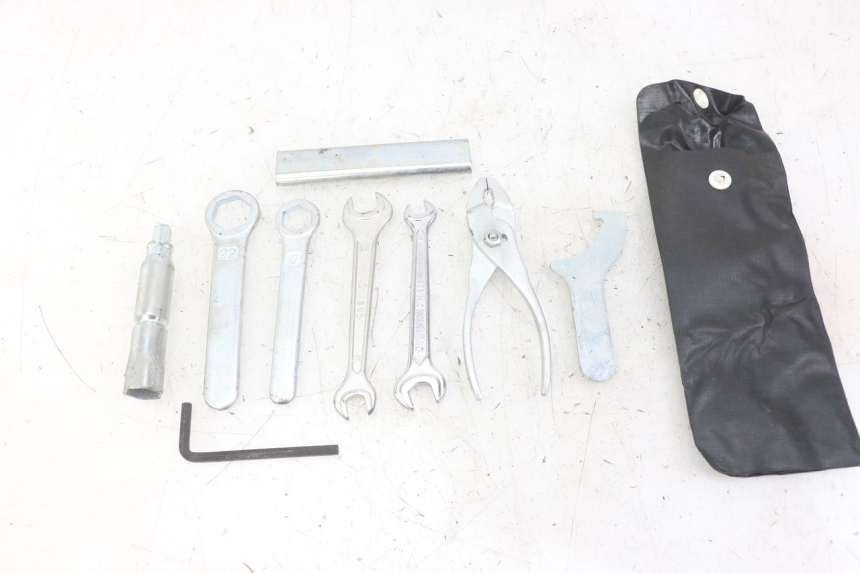 photo de TOOL KIT HONDA XLV VARADERO 125 (2000 - 2006) - Main view