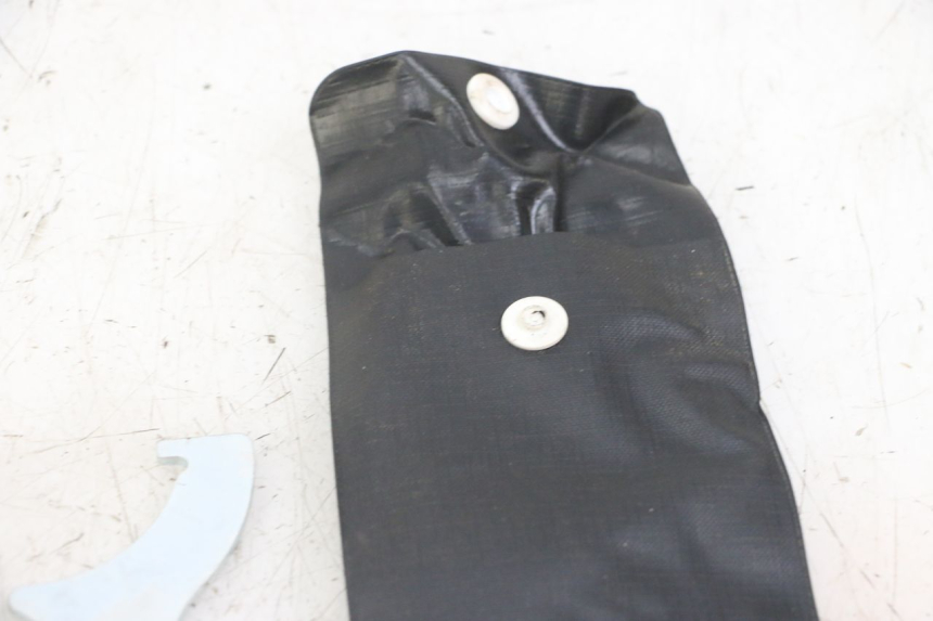 photo de TOOL KIT HONDA XLV VARADERO 125 (2000 - 2006) - Fixing points details