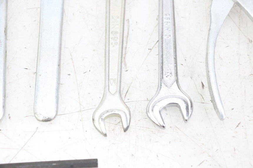 photo de TOOL KIT HONDA XLV VARADERO 125 (2000 - 2006) - Checked used part