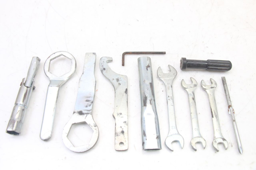 photo de TOOL KIT YAMAHA FZ6 FAZER S2 600 (2007 - 2011) - Main view