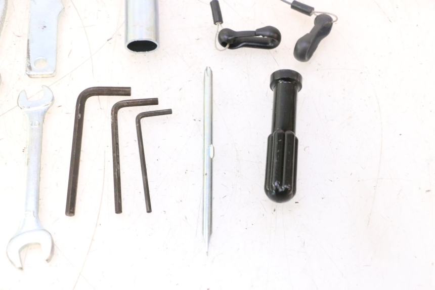 photo de TOOL KIT YAMAHA YZF R6 600 (2008 - 2009) - Technical close-up