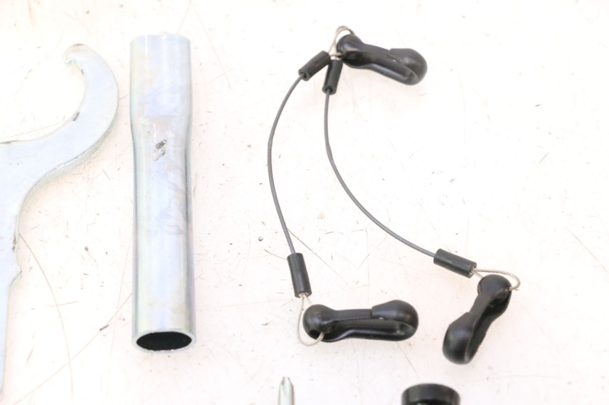 photo de TOOL KIT YAMAHA YZF R6 600 (2008 - 2009) - Product overview