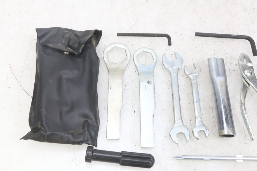 photo de TOOL KIT KAWASAKI Z 750 (2007 - 2013) - Zoom on usage condition
