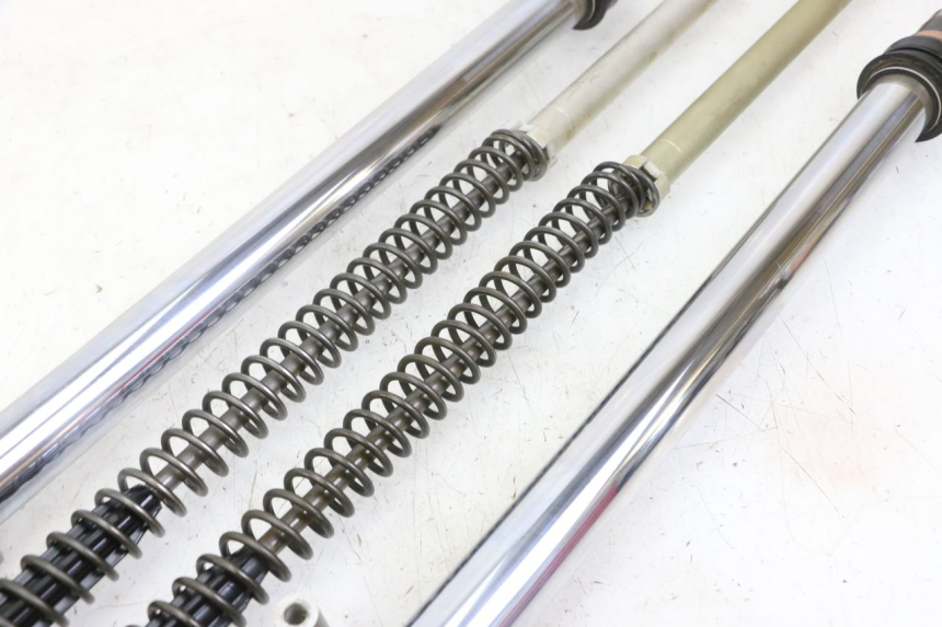 photo de FORKS TUBE HONDA CR 85 (2003 - 2007) - Focus on structure