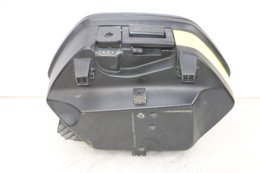 photo de RIGHT SUITCASE YAMAHA FJR ABS 1300 (2006 - 2012) - Surface and material condition