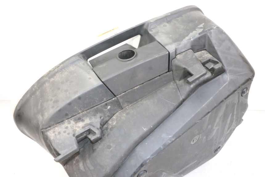 photo de RIGHT SUITCASE MOTO GUZZI NORGE 8V GT 1200 (2011 - 2016) - Fixing points details