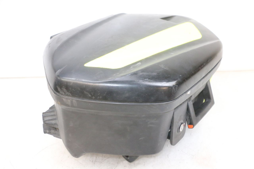 photo de RIGHT SUITCASE YAMAHA TDM ABS 900 (2002 - 2014) - Technical close-up