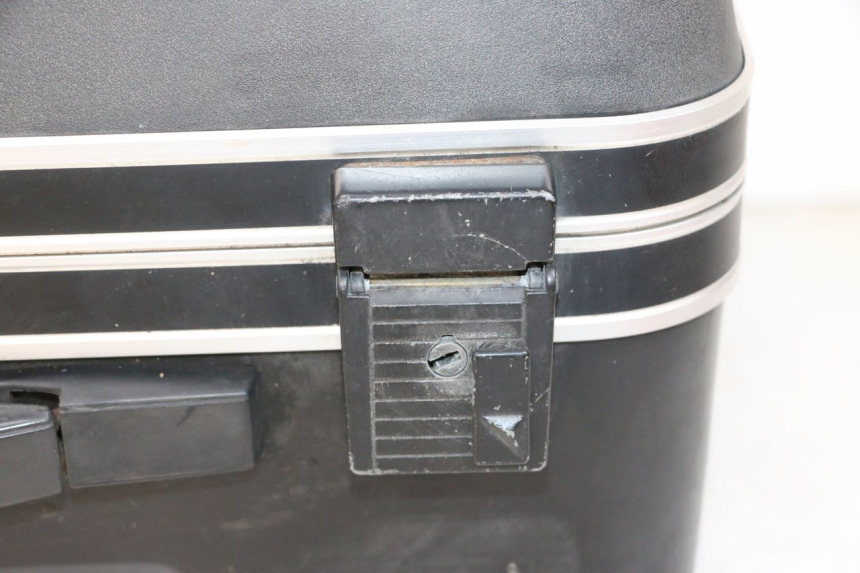 photo de LEFT SUITCASE KAWASAKI GTR 1000 (1994 - 2004) - High-resolution close-up