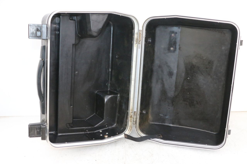 photo de LEFT SUITCASE KAWASAKI GTR 1000 (1994 - 2004) - Checked used part