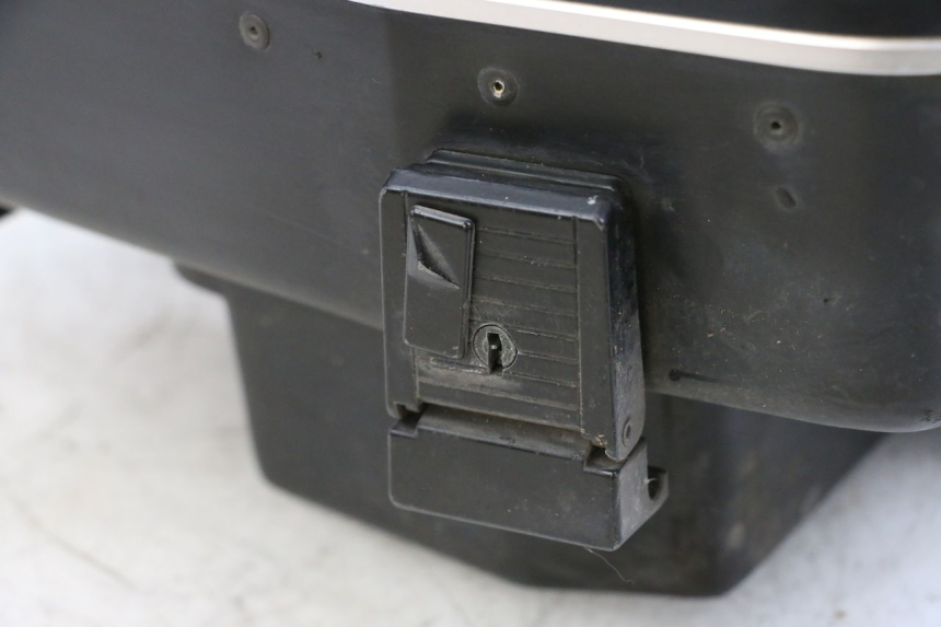 photo de LEFT SUITCASE KAWASAKI GTR 1000 (1994 - 2004) - Markings and original references