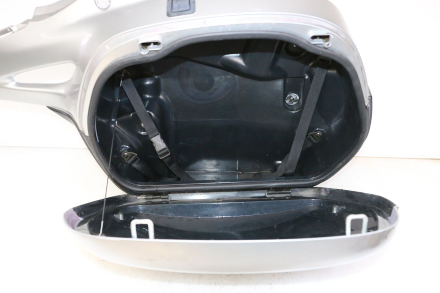 photo de LEFT SUITCASE HONDA NTV DEAUVILLE 650 (2001 - 2006) - Technical close-up