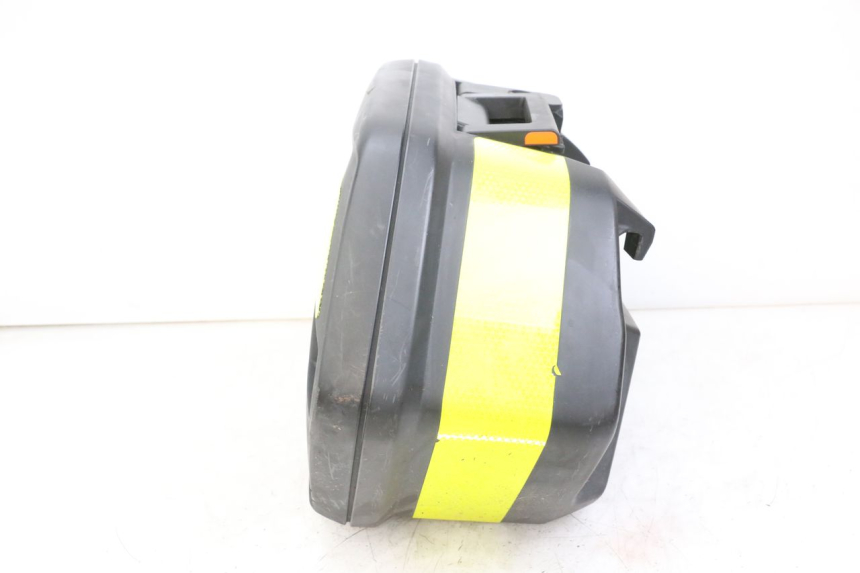 photo de LEFT SUITCASE YAMAHA TDM ABS 900 (2002 - 2014) - Technical close-up