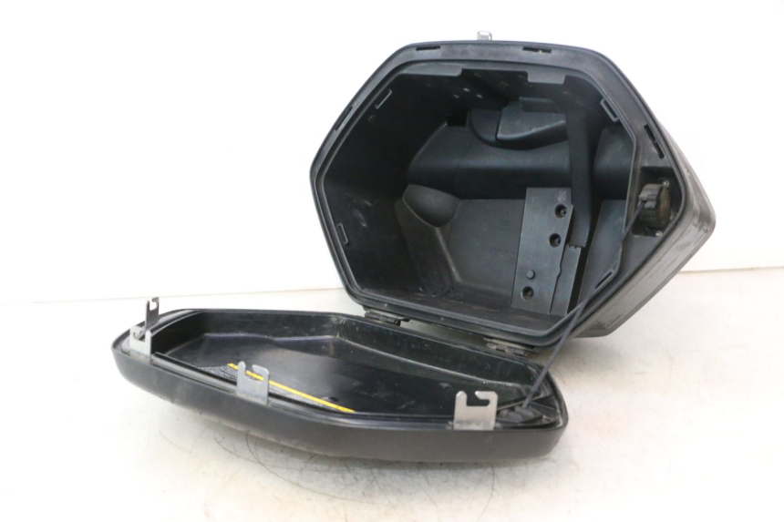 photo de LEFT SUITCASE YAMAHA TDM ABS 900 (2002 - 2014) - Distinctive features