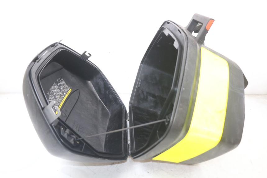 photo de LEFT SUITCASE YAMAHA FJR ABS 1300 (2006 - 2012) - Markings and original references