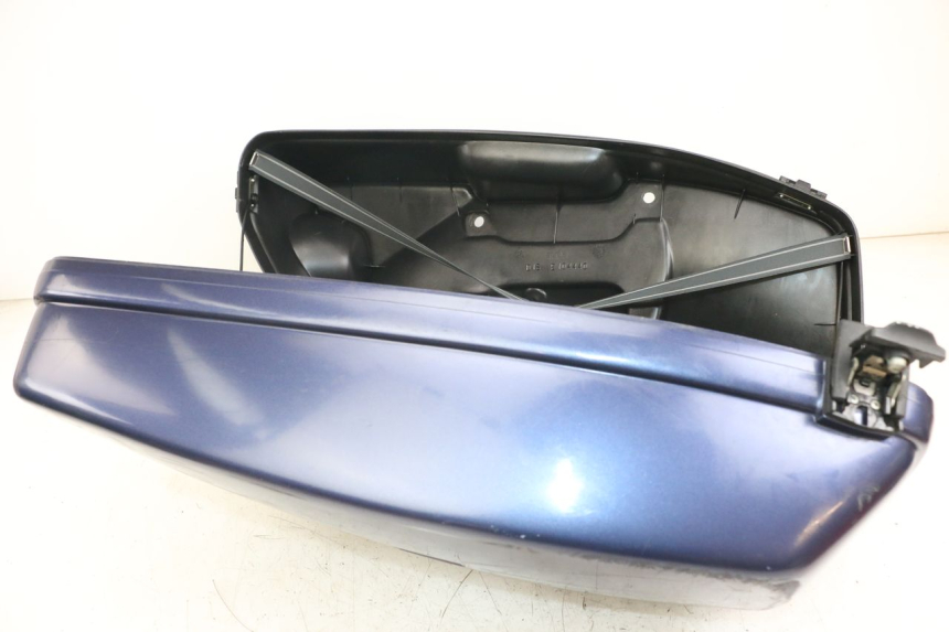 photo de SUITCASE APRILIA SCARABEO GT 125 (1999 - 2007) - Distinctive features