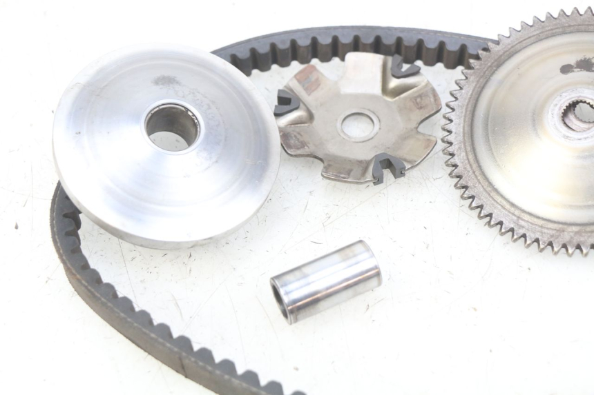 photo de VARIATOR KYMCO AGILITY 16+ 4T 50 (2018 - 2023) - Alternative perspective