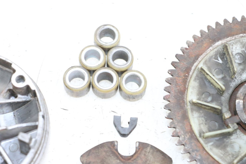 photo de VARIATOR KYMCO AGILITY 4T 50 (2005 - 2018) - Fixing points details