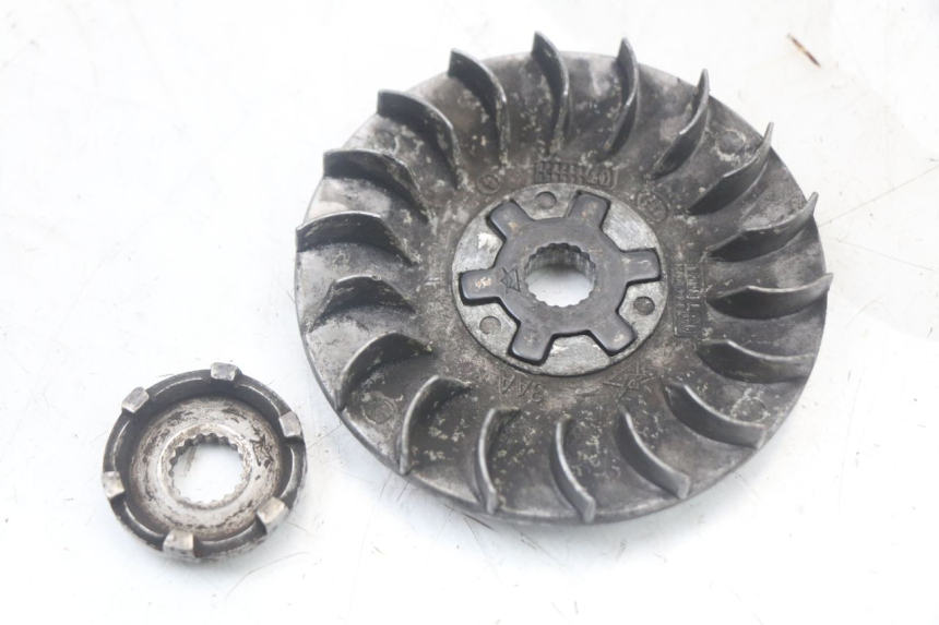 photo de VARIATOR MBK BOOSTER SPIRIT 50 (1999 - 2003) - Fixing points details