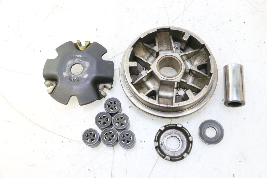 photo de VARIATOR MBK BOOSTER SPIRIT 50 (1999 - 2003) - Fixing points details