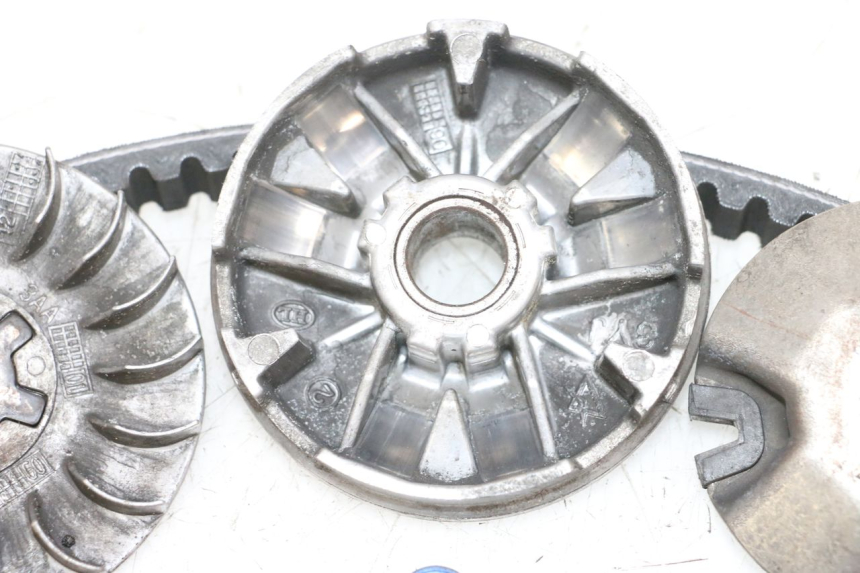 photo de VARIATOR MBK BOOSTER SPIRIT NAKED 50 (2004 - 2017) - Surface and material condition