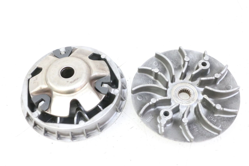 photo de VARIATOR HONDA FES S-WING SWING ABS 125 (2007 - 2015) - Component detail