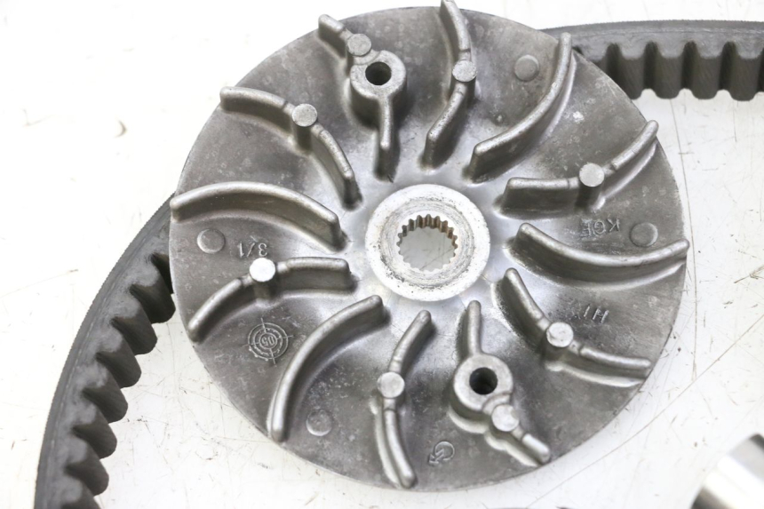 photo de VARIATOR HONDA FES S-WING SWING ABS 125 (2007 - 2015) - Distinctive features