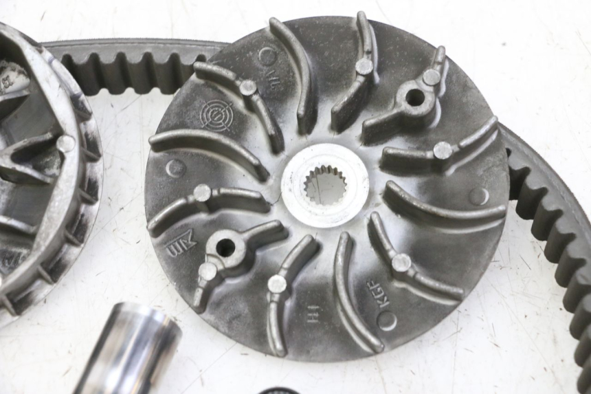 photo de VARIATOR HONDA FES S-WING SWING ABS 125 (2007 - 2015) - Additional view of the item