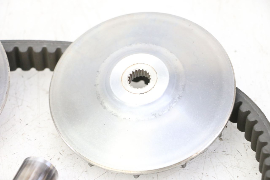 photo de VARIATOR HONDA FES S-WING SWING ABS 125 (2007 - 2015) - Fixing points details