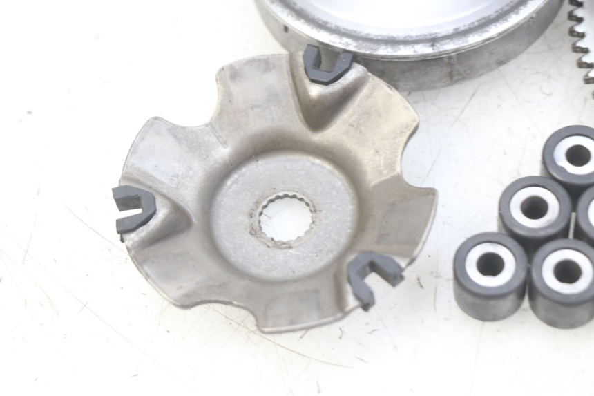 photo de VARIATOR PIAGGIO FLY 4T 50 (2013 - 2017) - Alternative perspective