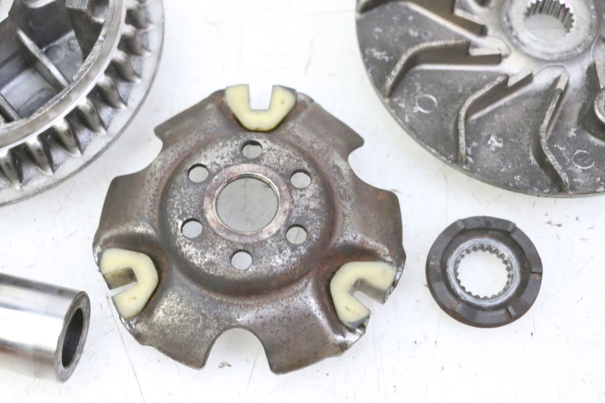 photo de VARIATOR KYMCO GRAND DINK 125 (2002 - 2007) - Surface and material condition