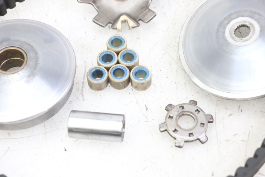 photo de VARIATOR PEUGEOT JET FORCE CARBU 50 (2003 - 2016) - Alternative perspective