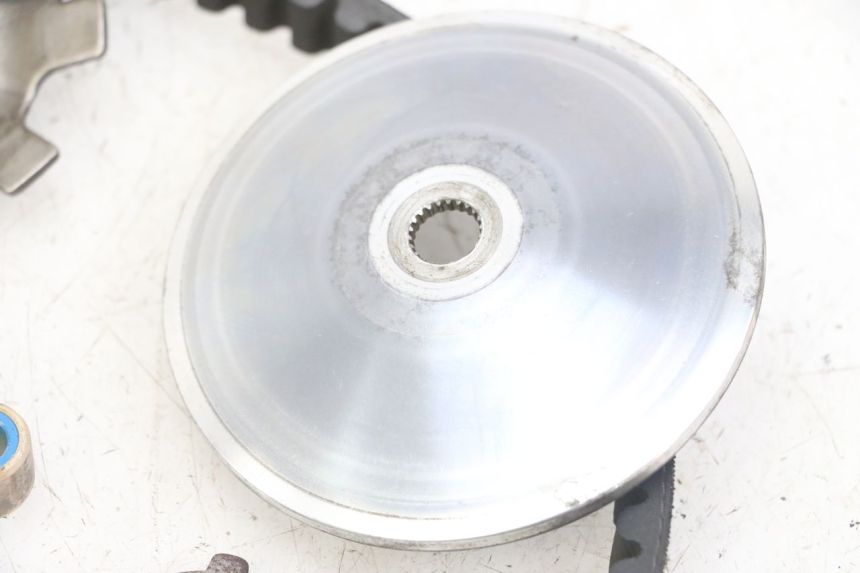 photo de VARIATOR PEUGEOT JET FORCE CARBU 50 (2003 - 2016) - Fixing points details