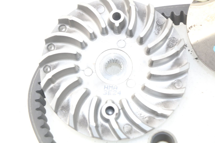 photo de VARIATOR SYM JOYMAX 250 (2013 - 2017) - Fixing points details