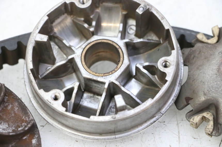 photo de VARIATOR PEUGEOT KISBEE 2T 50 (2010 - 2017) - High-resolution close-up