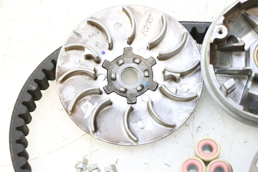 photo de VARIATOR PEUGEOT KISBEE 2T 50 (2018 - 2022) - Additional view of the item