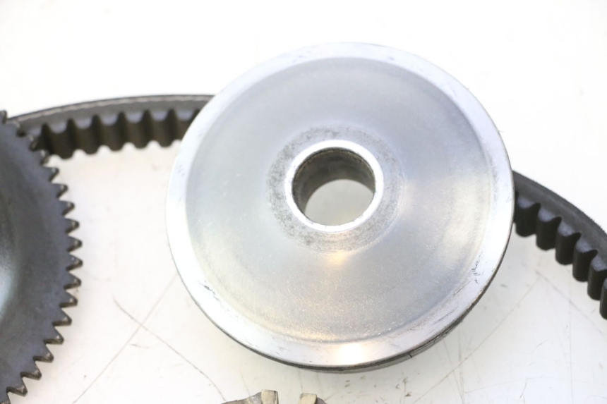 photo de VARIATOR PEUGEOT KISBEE 4T 50 (2023 - 2026) - Surface and material condition