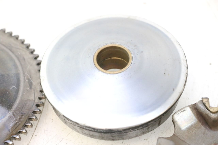 photo de VARIATOR PEUGEOT KISBEE 4T 50 (2010 - 2017) - Alternative perspective