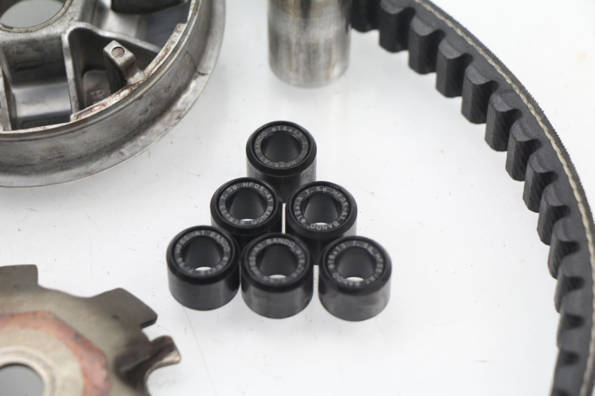 photo de VARIATOR PEUGEOT LOOXOR 50 (2001 - 2004) - Fixing points details