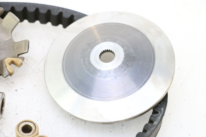 photo de VARIATOR PEUGEOT LUDIX ONE 14P 50 (2004 - 2013) - Fixing points details