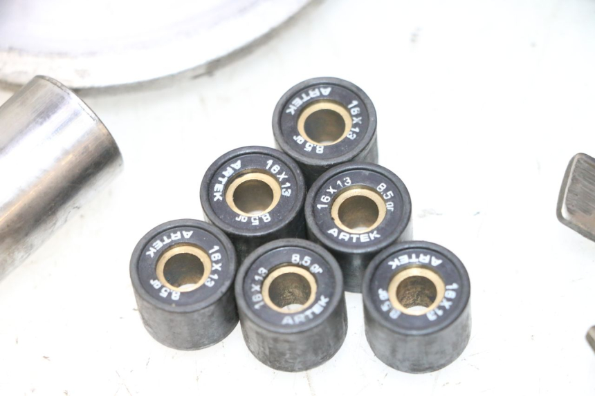 photo de VARIATOR PEUGEOT LUDIX ONE 50 (2004 - 2006) - Fixing points details
