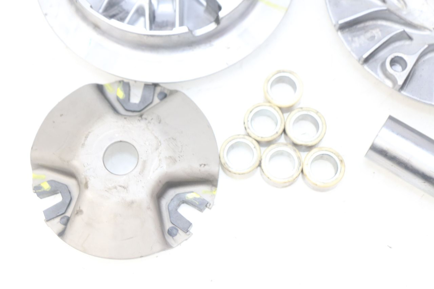 photo de VARIATOR YAMAHA N-MAX NMAX 125 (2017 - 2020) - Fixing points details