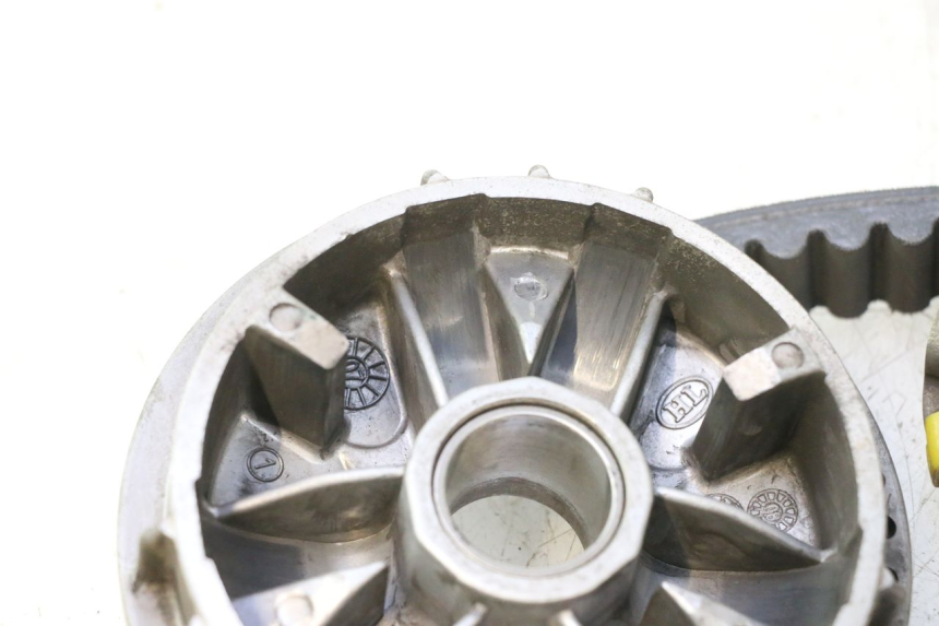 photo de VARIATOR PEUGEOT SATELIS 125 (2013 - 2018) - High-resolution close-up