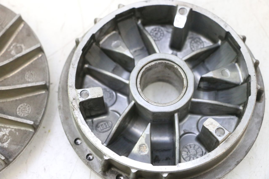 photo de VARIATOR PEUGEOT SATELIS 125 (2013 - 2018) - Distinctive features