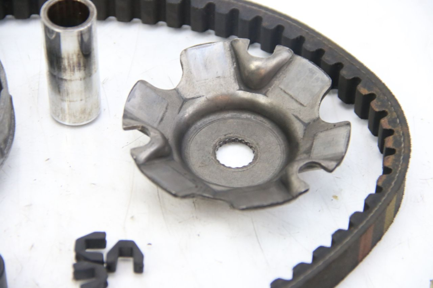 photo de VARIATOR APRILIA SCARABEO 4T 50 (2009 - 2017) - Zoom on usage condition