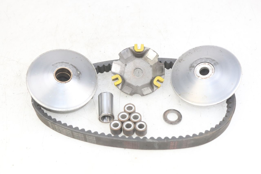 photo de VARIATOR APRILIA SCARABEO LIGHT 125 (2007 - 2011) - Fixing points details