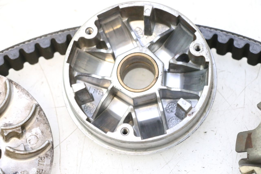 photo de VARIATOR PEUGEOT STREETZONE NAKED 2T 50 (2014 - 2018) - High-resolution close-up