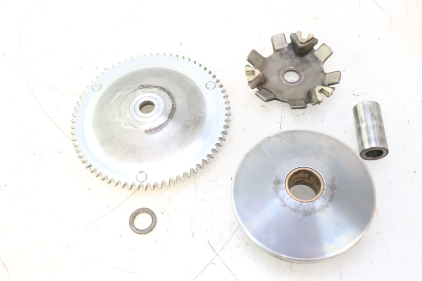 photo de VARIATOR PEUGEOT TREKKER TKR 50 (2005 - 2014) - Fixing points details